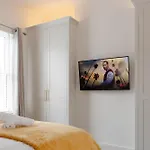 Nyaraló Stylish & Comfortable Modern Getaway *