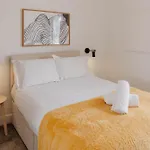 Nyaraló Stylish & Comfortable Modern Getaway *