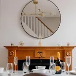 Stylish & Comfortable Modern Getaway Nyaraló