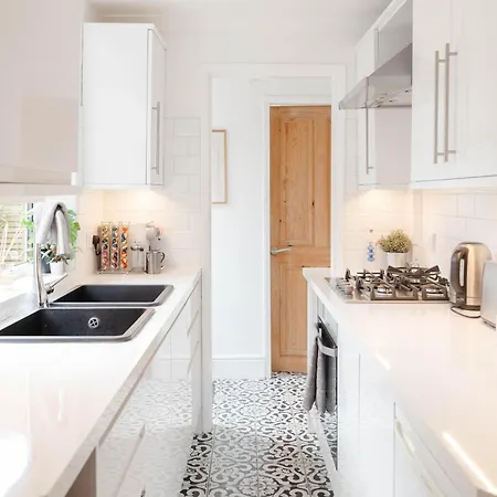 Stylish & Comfortable Modern Getaway Сasa de vacaciones