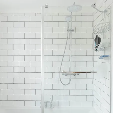 Stylish & Comfortable Modern Getaway * York