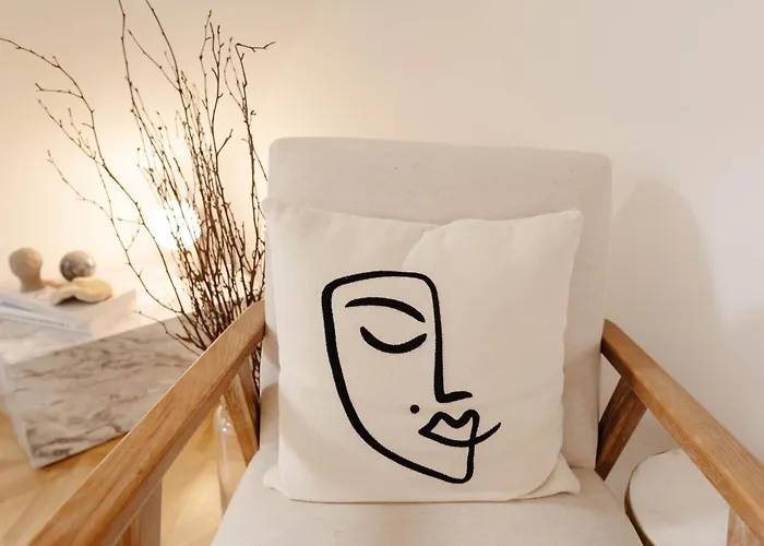 Stylish & Comfortable Modern Getaway 约克