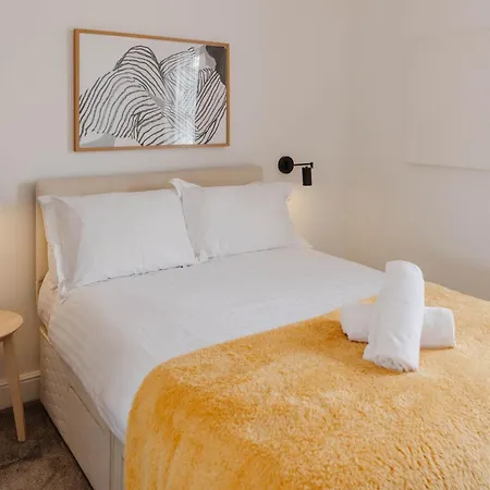 Semesterbostad Stylish & Comfortable Modern Getaway *