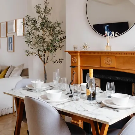 Stylish & Comfortable Modern Getaway *